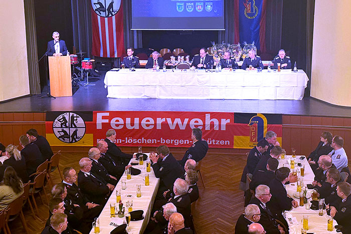 Innenminister Schuster am Rednerpult